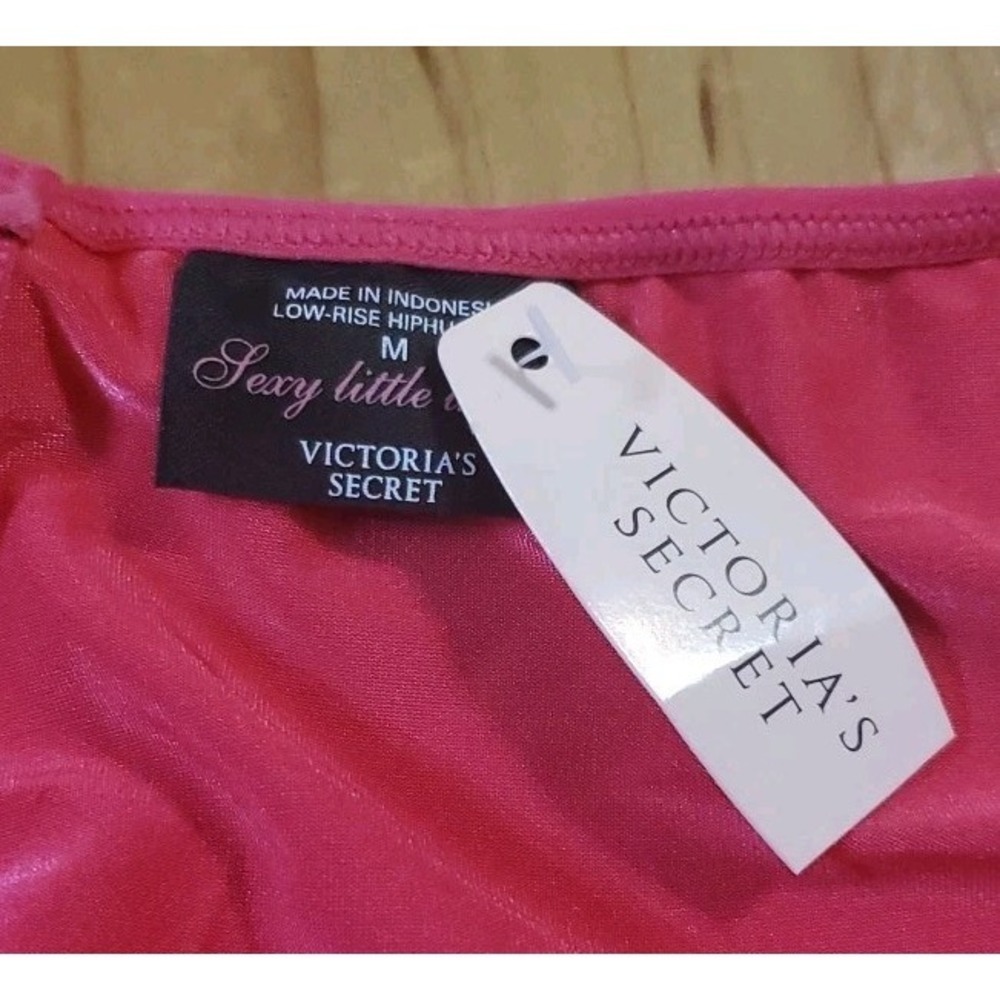 Victoria's Secret Vintage Very sexy Low Rise Hip Hugger Size Medium Pink Heart - Picture 3 of 3